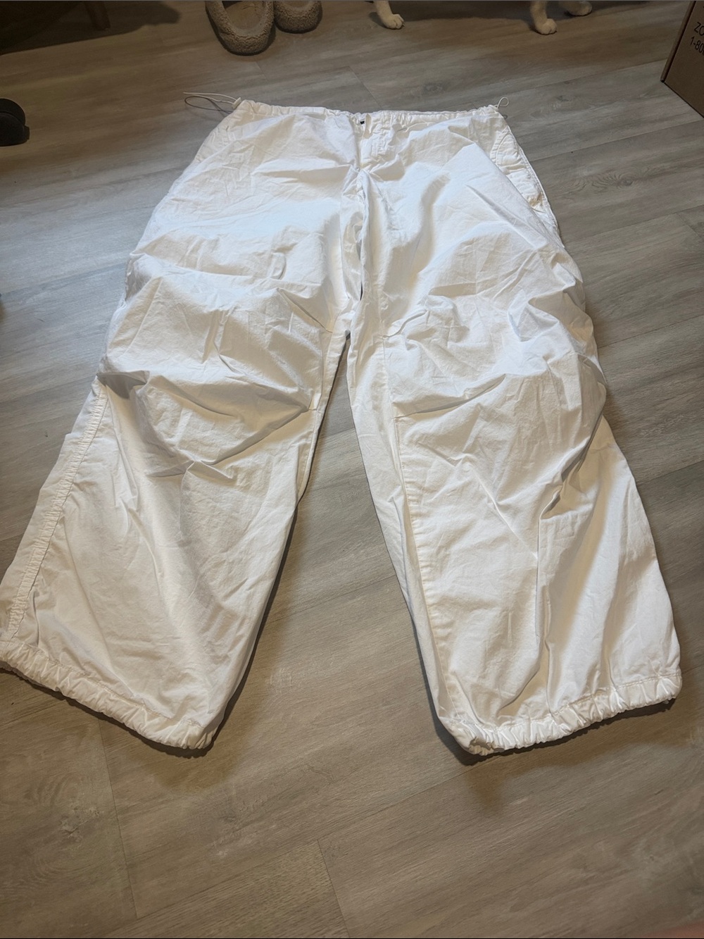 Iets  Frans  white parachute pants size medium